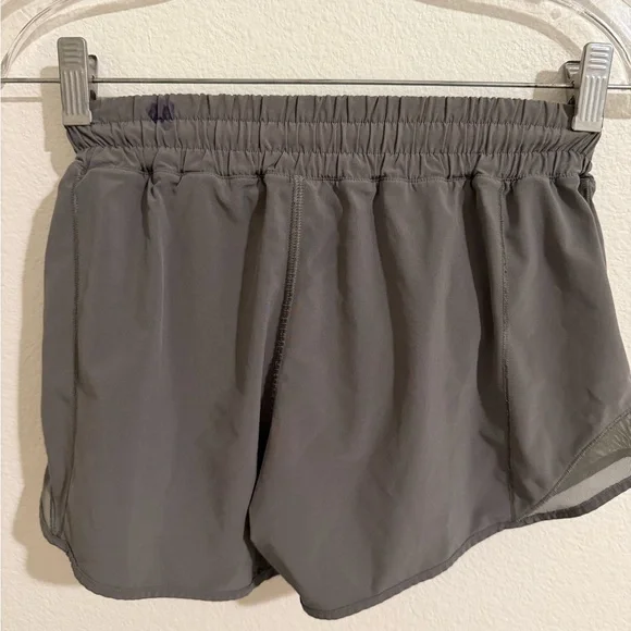 Green lulu shorts - Picture 5 of 5